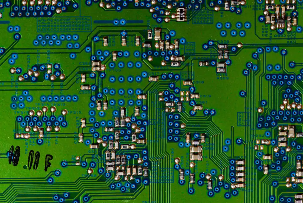 工业读码器与RFID读写设备选型要点：易码当先技术解析